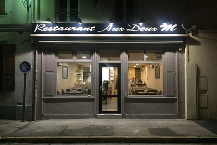 Aux Deux M