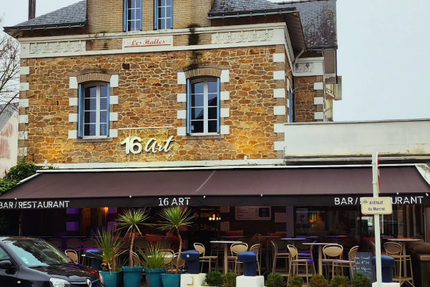 16 Art - La Baule Bar Restaurant
