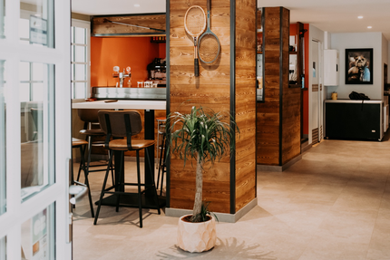 LA PIQUE Restaurant - Bar