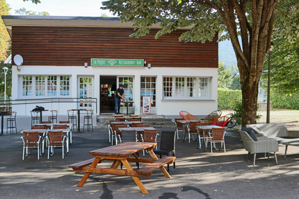 LA PIQUE Restaurant - Bar