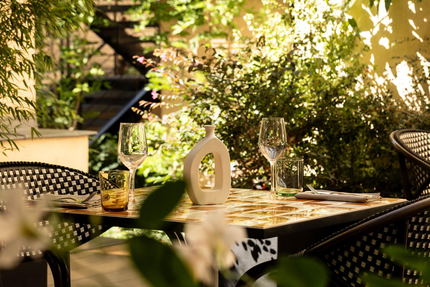 Le Parchamp Table, Rooftop & Bar