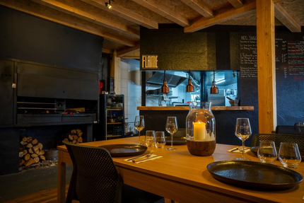 FLAME Restaurant - Cave - Bar