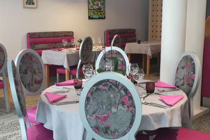 Le Bouche à Oreille