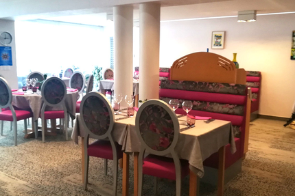 Le Bouche à Oreille