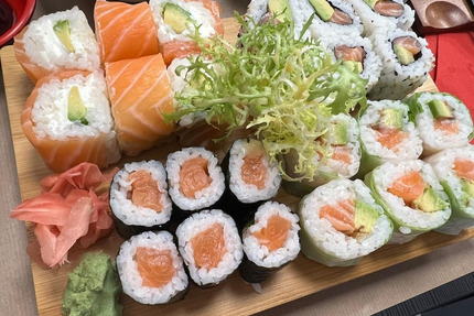 HAYASHI—SUSHI RAMEN