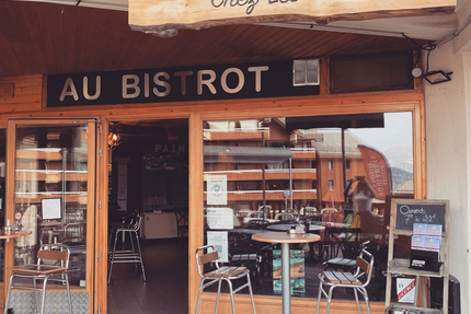 Au bistrot, chez les filles
