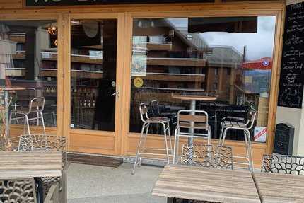 Au bistrot, chez les filles