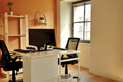 Le Podium - Café Coworking Studio