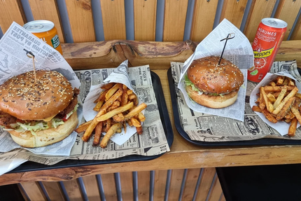 HK BURGER by Housekitchen