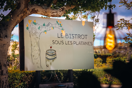 Le bistrot sous les platanes