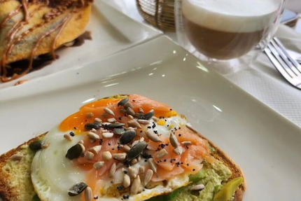 Green café restaurant / Dar Meryem