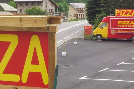 restaurant camion pizza sarkis