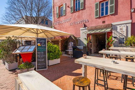 Restaurant La Cantina / Pinzzeria/ brasserie italienne