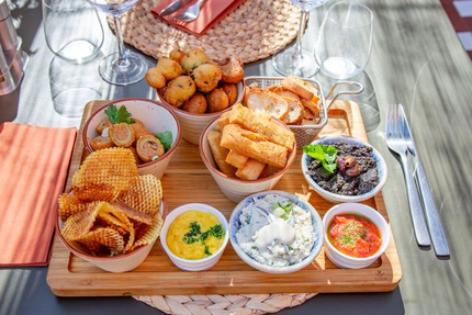 Restaurant La Cantina / Pinzzeria/ brasserie italienne