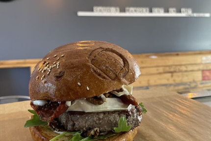 UP TO YOU Burger Maison