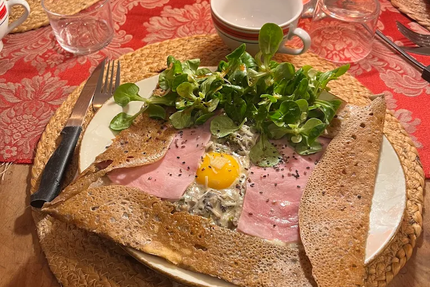 Crêperie Le Q de Poule Pornic & livre voyageur