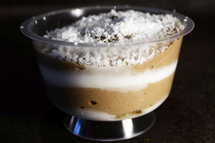 Le Monde À Sa Porte