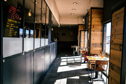 Jordan Tomas Pizza - Vourles