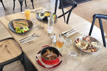 RESTAURANT LES FALAISES fruits de mer/ crêperie