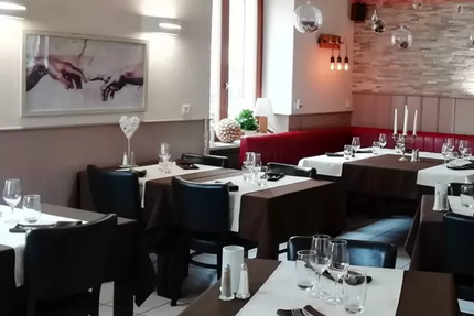 Restaurant au tapis rouge