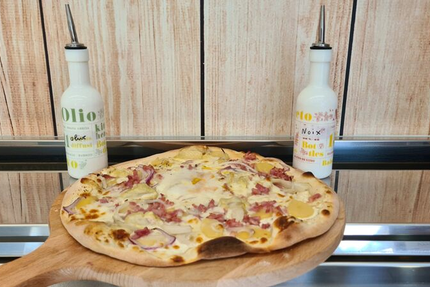 LE CAMION (Le Napolitain) PIZZA CUITE AU FEU DE BOIS