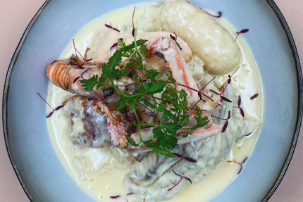 Julie dans la cuisine