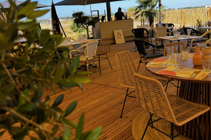 Julie dans la cuisine