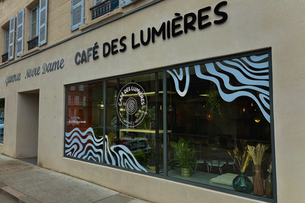 CAFE DES LUMIERES