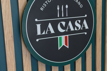 LA CASA : Pizzeria & Sandwich