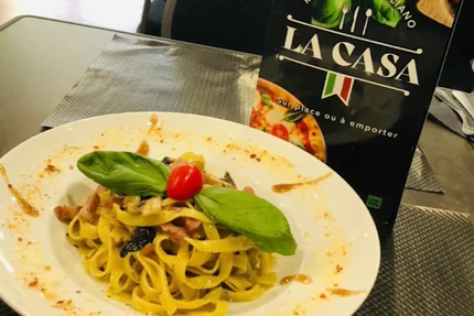 LA CASA : Pizzeria & Sandwich