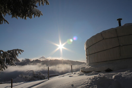L'instant Yourte Restaurant en Hiver/ Logement insolite en été