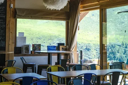 Tout Poudre Cantine Locale - Bar Restaurant d'altitude