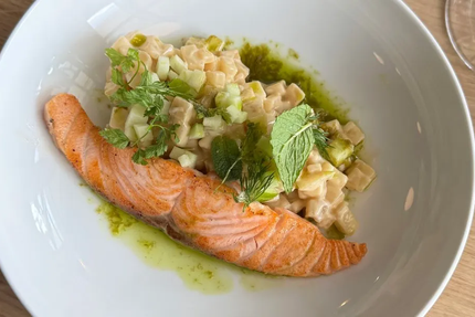 MIDI SEIZE Restaurant