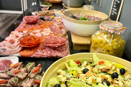 Au Buffet « Cuisine française à volonté »