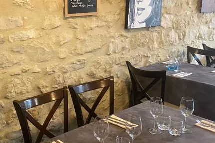 Près de la fontaine