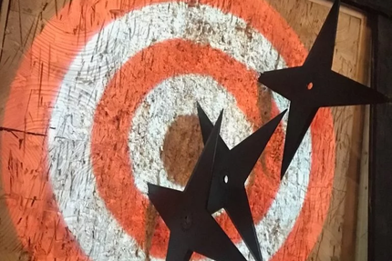 La Tanière des enragés - Bar à bières - Lancer de haches -Escape Games Sensoriel - Restauration québecoise