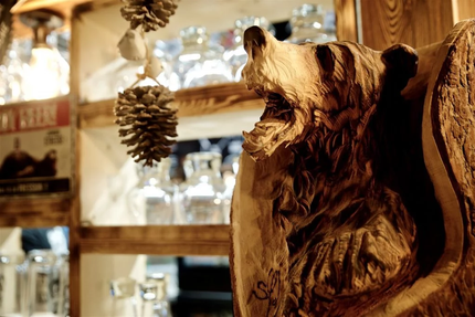 La Tanière des enragés - Bar à bières - Lancer de haches -Escape Games Sensoriel - Restauration québecoise