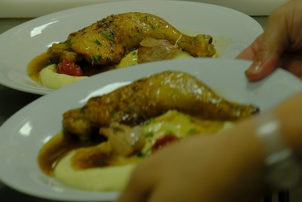 Yaya Café Restaurant