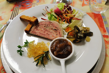 Cafe Du Village Fleuri