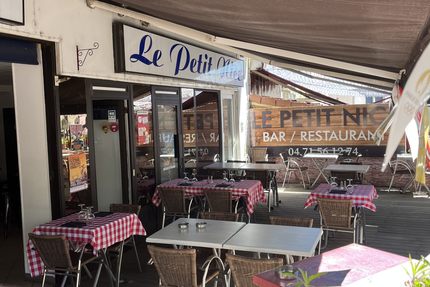 Le Petit Nice bar restaurant