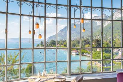 La Plage - Bar Restaurant Lounge