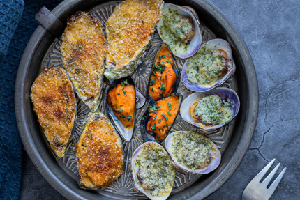 Aperibay | Dégustation Fruits de mer: palourdes, huîtres et moules farcis dans la baie du Mont-Saint-Michel