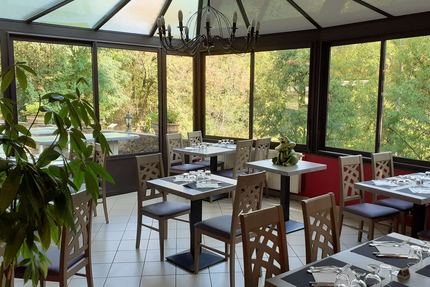 Restaurant AU VIEUX PORT, CHEZ Ruben & Bénédicte