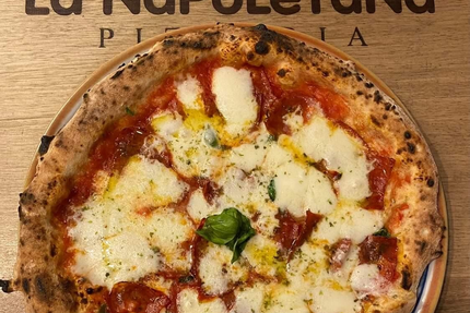Pizzeria La Napoletana