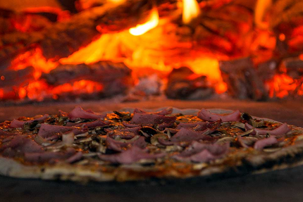 Max's Backyard Pizza 🍕