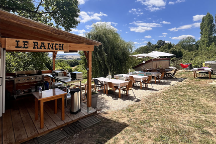 Le Vaudésir aux Hirondelles et Le Ranch barbecue