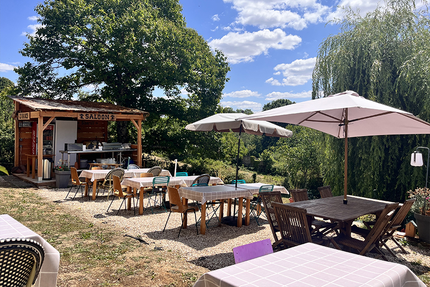 Le Vaudésir aux Hirondelles et Le Ranch barbecue