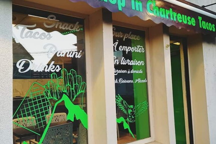 NIGHT SHOP in CHARTREUSE