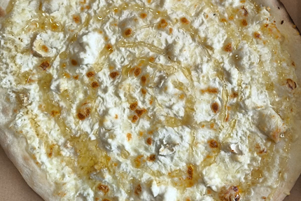 La flam'stephanoise ( pizza au feu de bois ) pizzacro