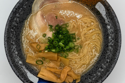 MOMEN' FOOD - BUBBLE TEA & RAMEN